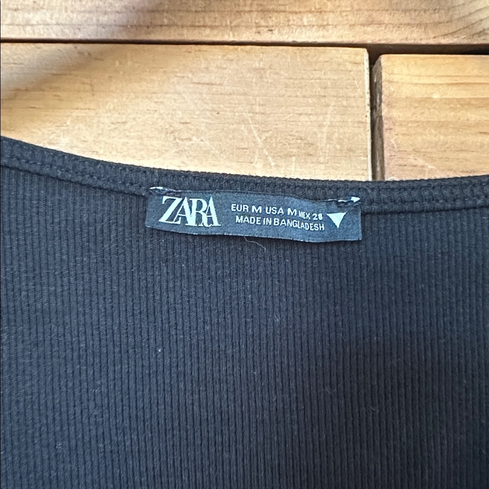 Zara Black Ruched Crop Top with Ruffle Sleeves - Picture 2 of 4